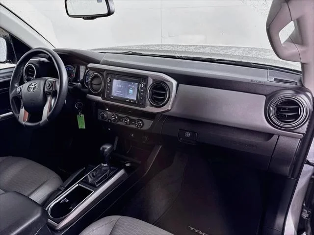 Certified Used 2017 SILVER ME Toyota  image 25