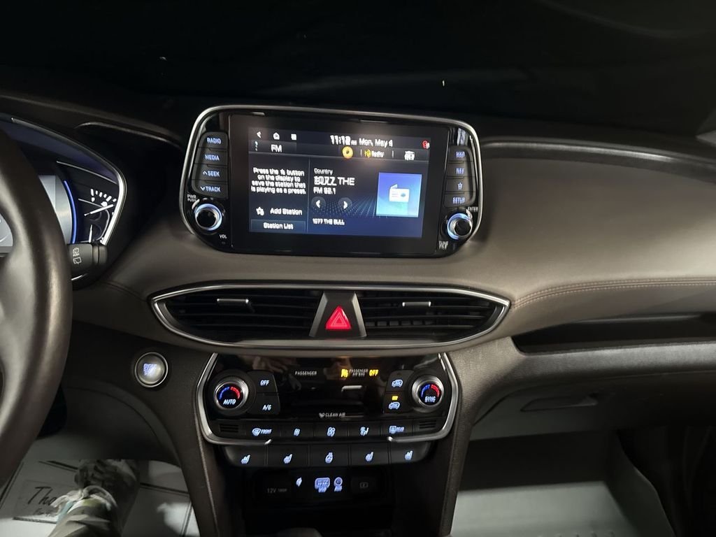 Used 2020 Quartz Hyundai Limited image 27