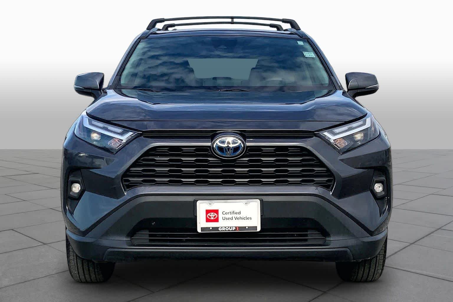 Used 2024 Magnetic Gray Metallic Toyota Hybrid XLE Premium image 4