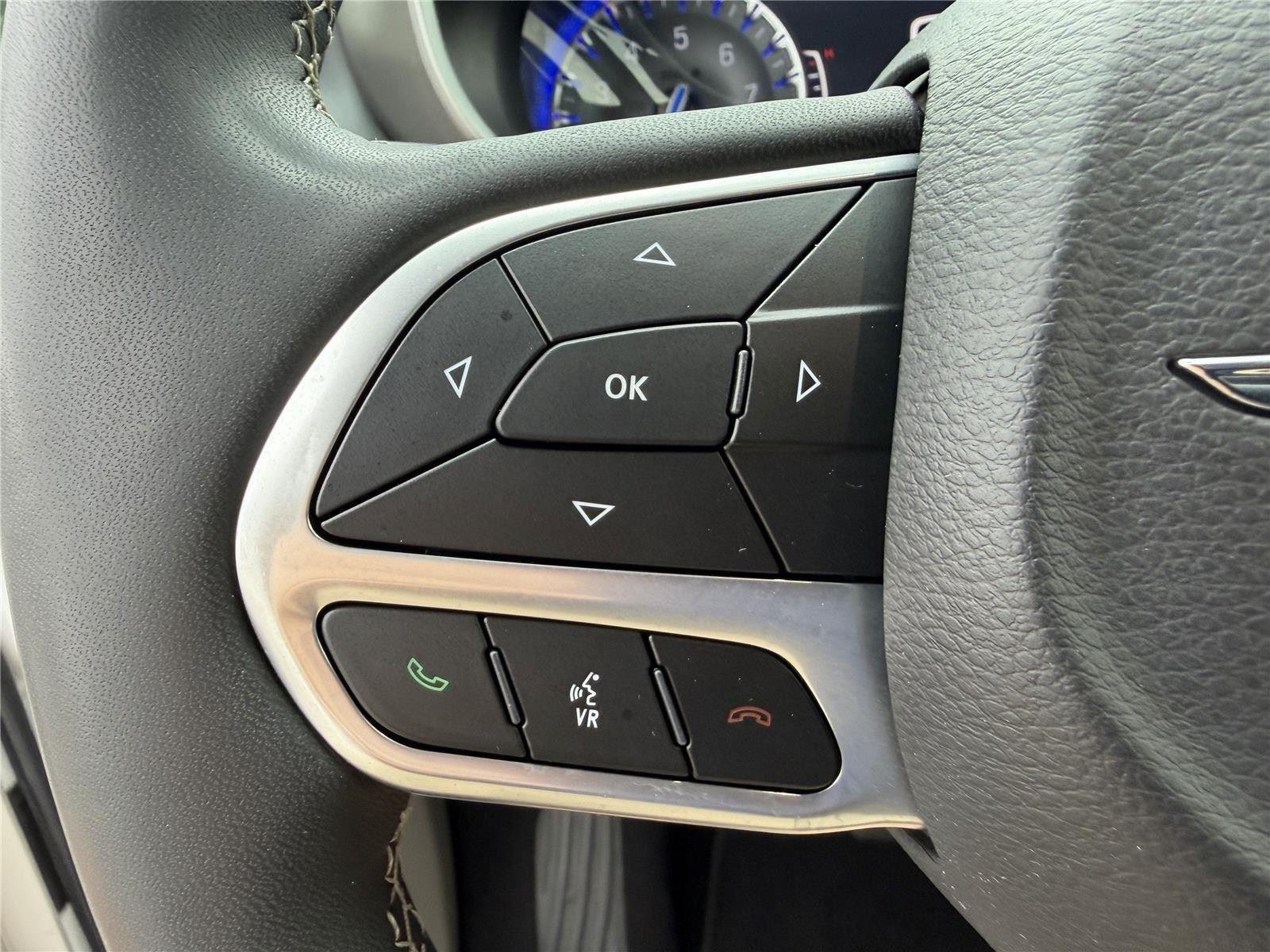 Used 2023 Bright White Clearcoat Chrysler Touring L image 21