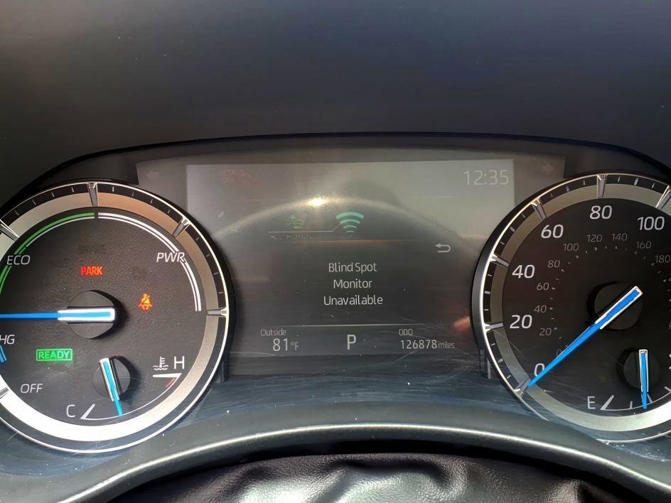 Used 2020 Midnight Black Metallic Toyota Hybrid XLE image 26