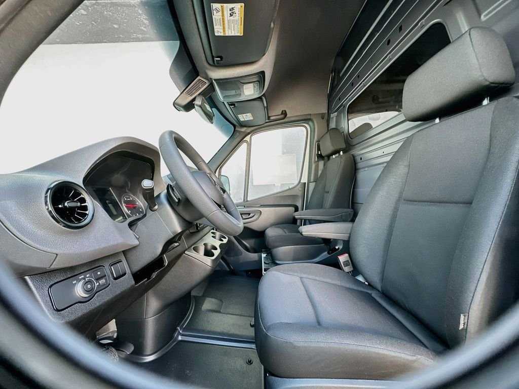 New 2026 Arctic White Mercedes-Benz Cargo 144 WB image 18