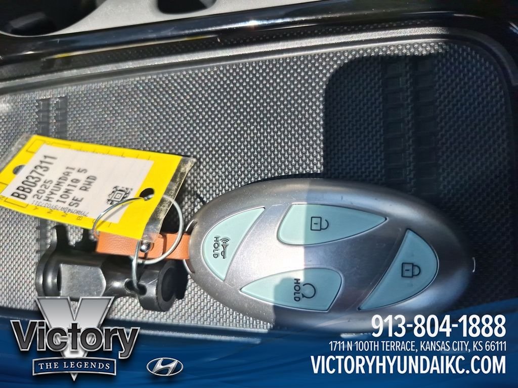 Used 2025 Green Hyundai SE image 28