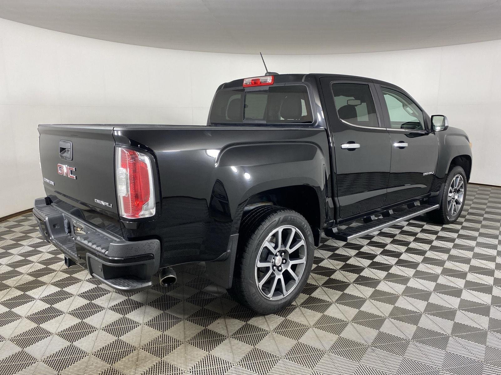 Used 2019 Onyx Black GMC 4WD Denali image 7