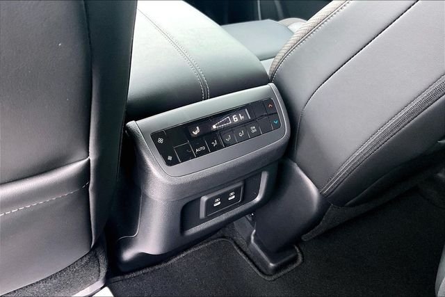 New 2026 Nissan Pathfinder SL 4D Sport Utility