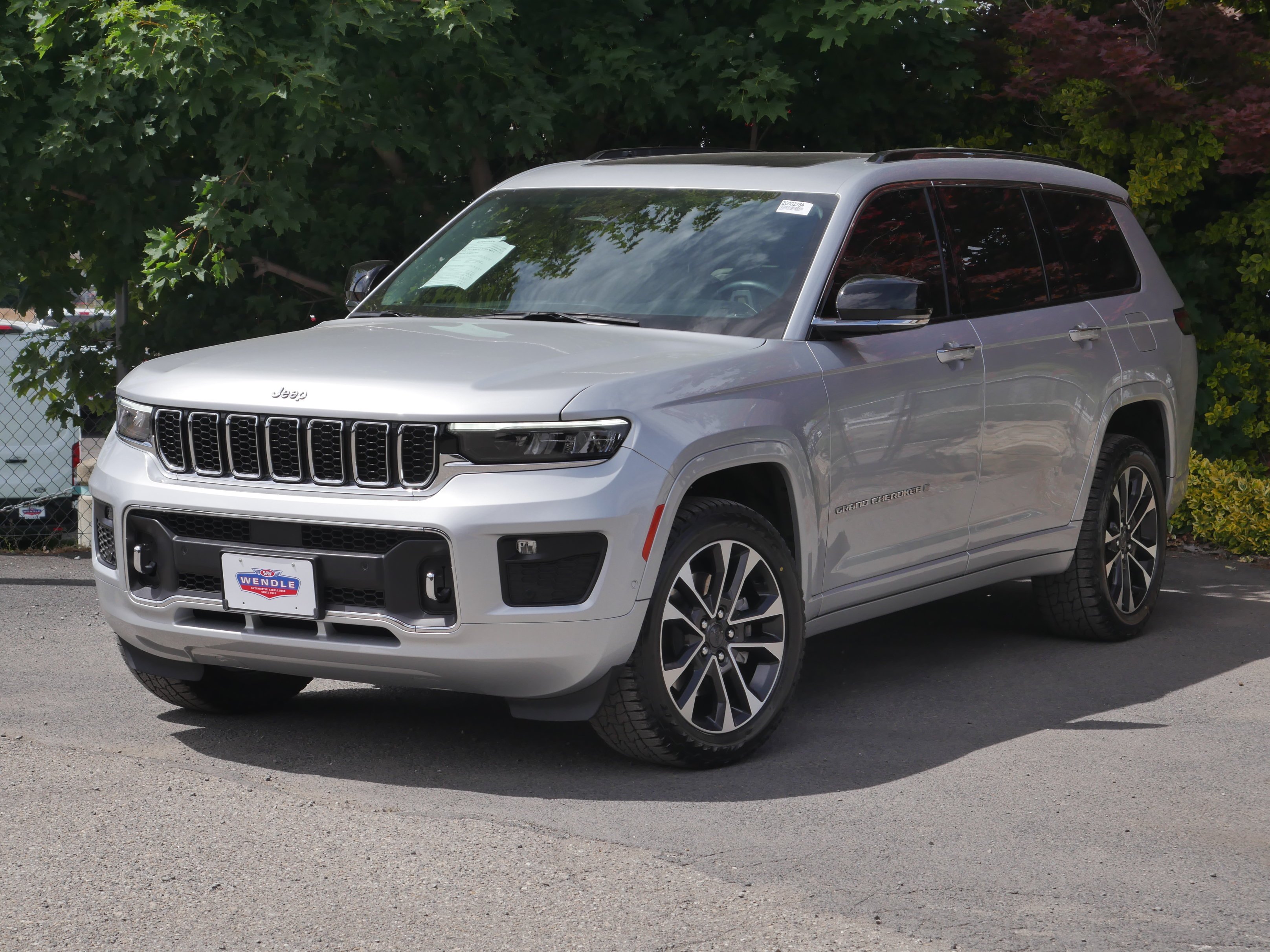 Used 2021 Silver Zynith Jeep Overland image 2
