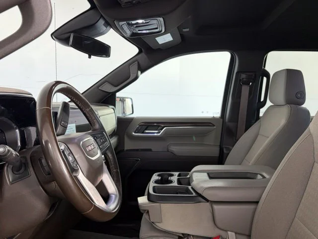 Used 2024  GMC SLE image 18