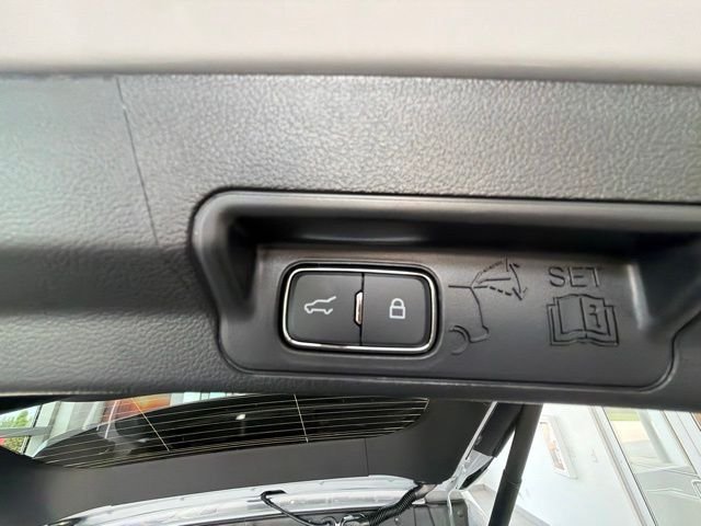 New 2026 Space White Metallic Ford ST-Line image 63