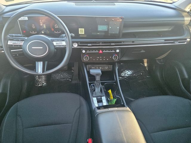 Used 2025 Silver Hyundai SEL image 9