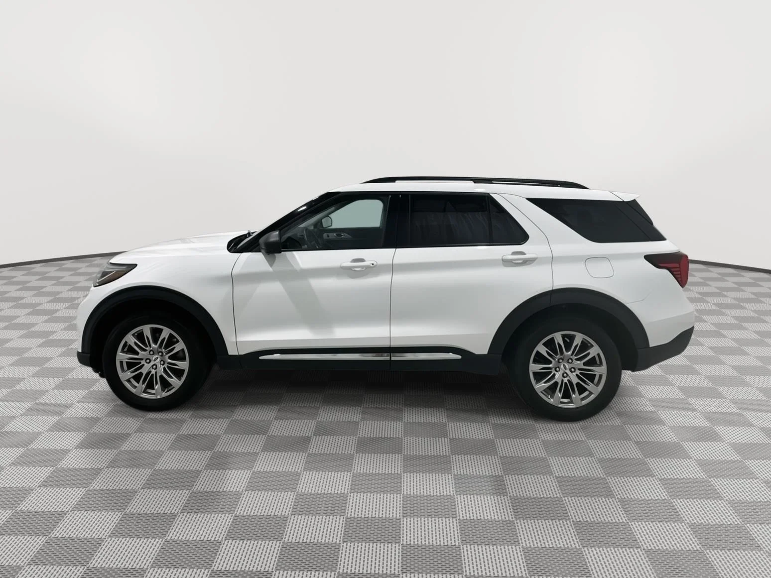 Used 2025 Ford Explorer Active with VIN 1FMUK8DH3SGB34288 for sale in Alexandria, Minnesota
