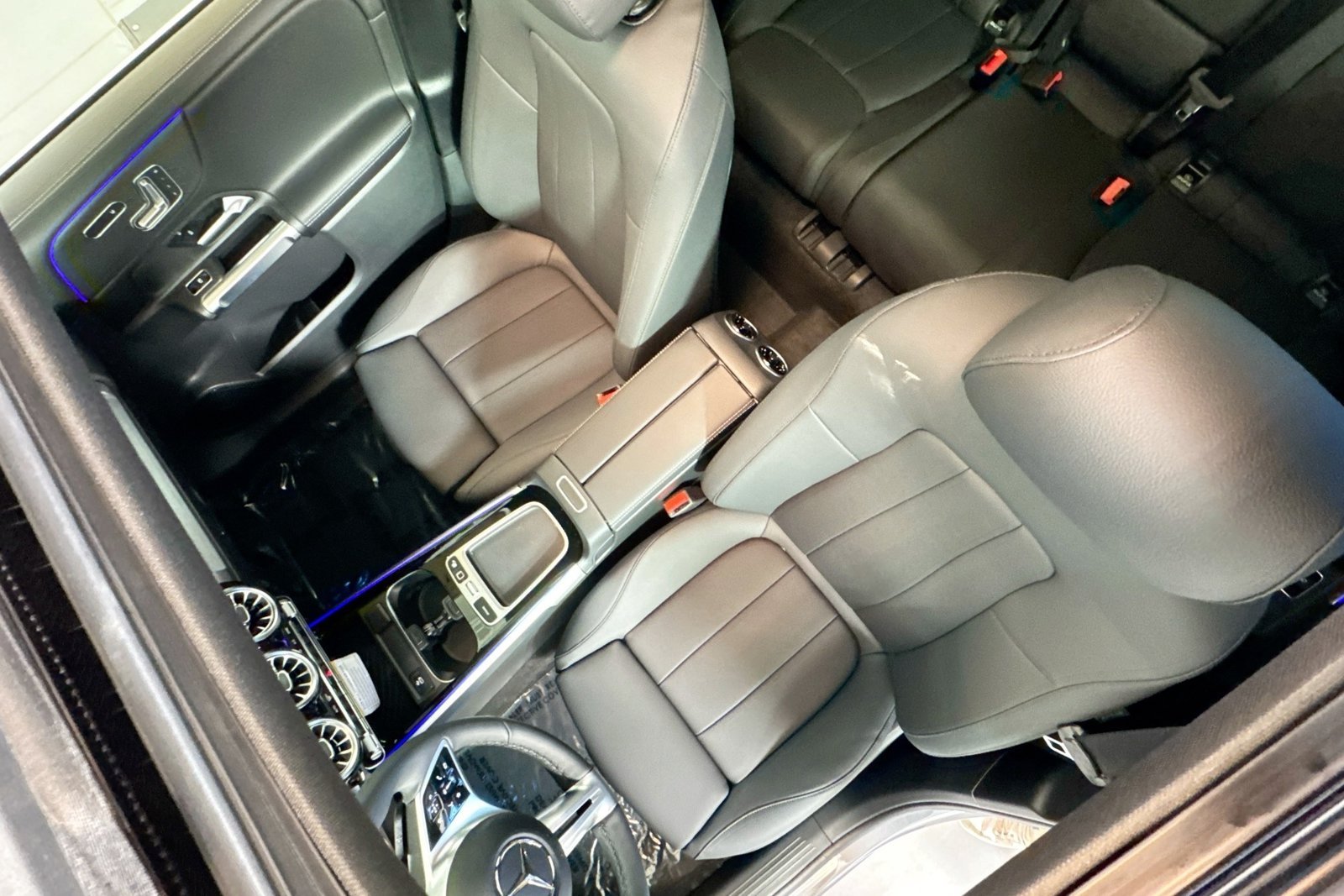 New 2026 Mountain Grey Metallic Mercedes-Benz GLB 250 image 21