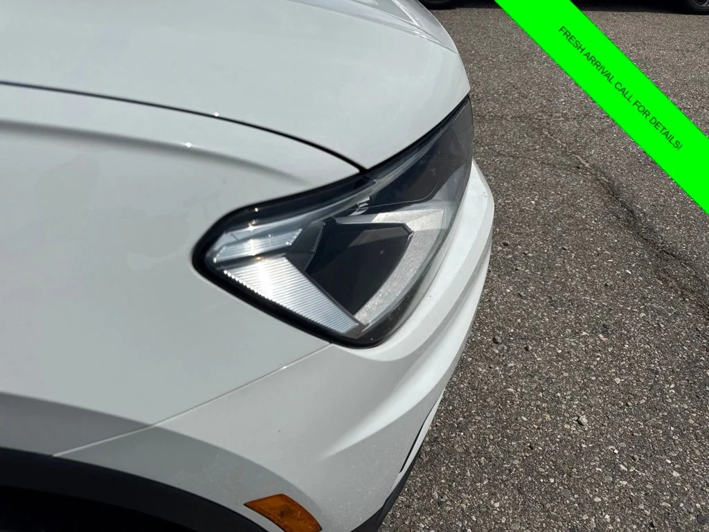 Used 2019 White Volkswagen 2.0T SE image 4