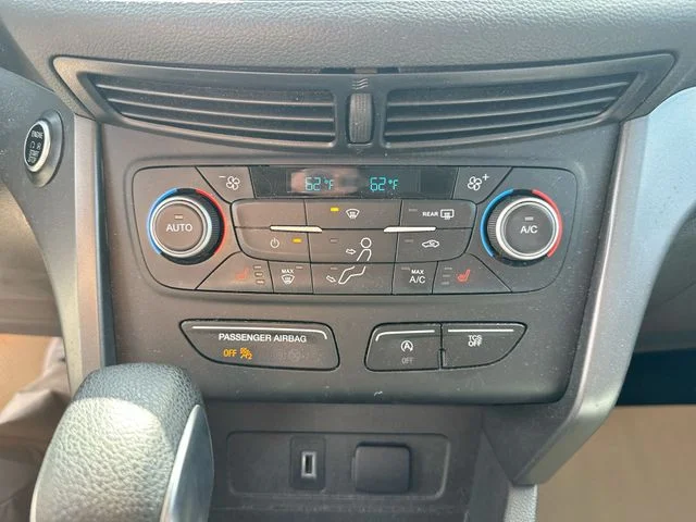 Used 2019 Black Ford SE image 39