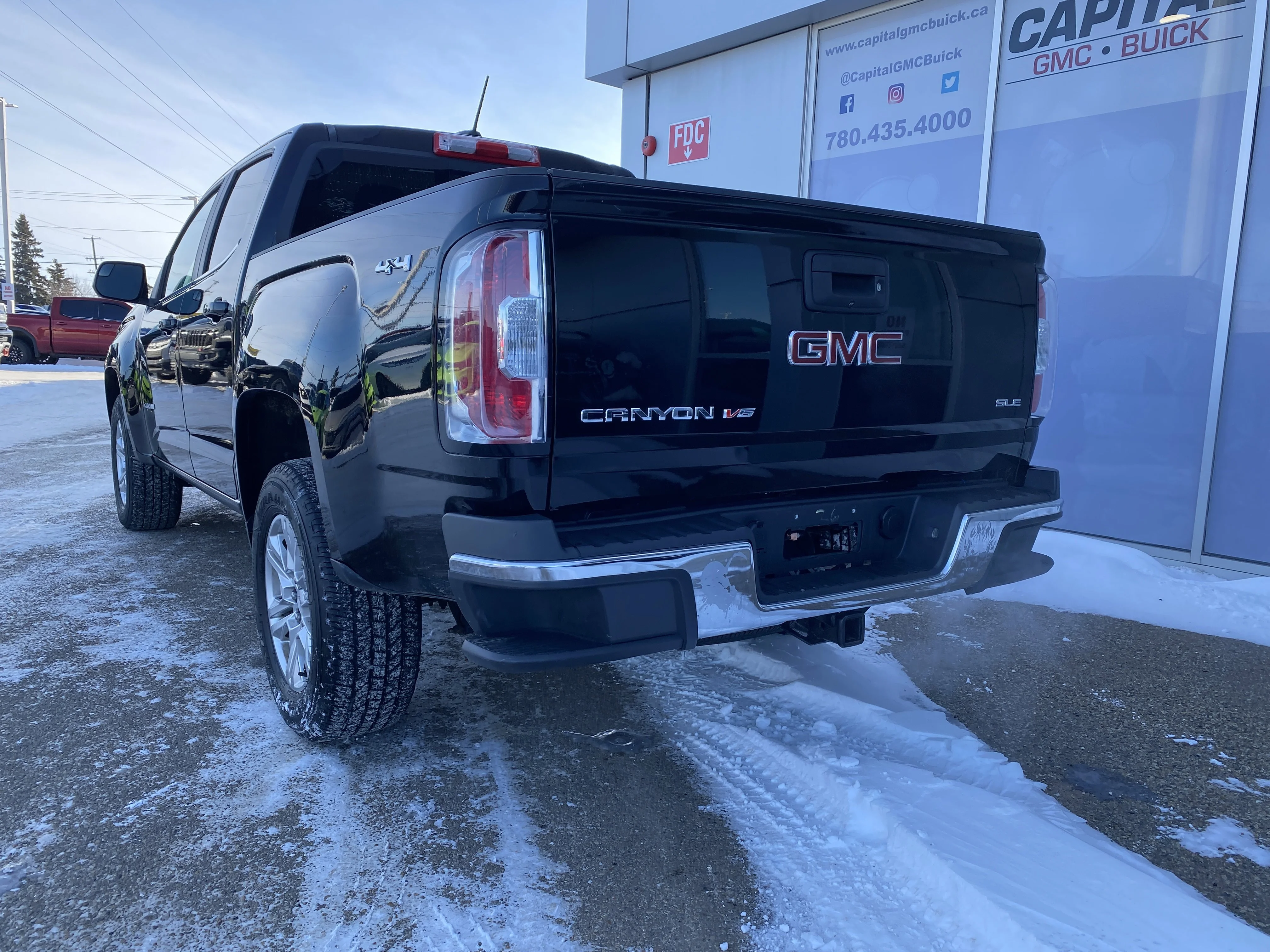 Certified Used 2020 Black GMC Crew Cab 4WD SLE image 3