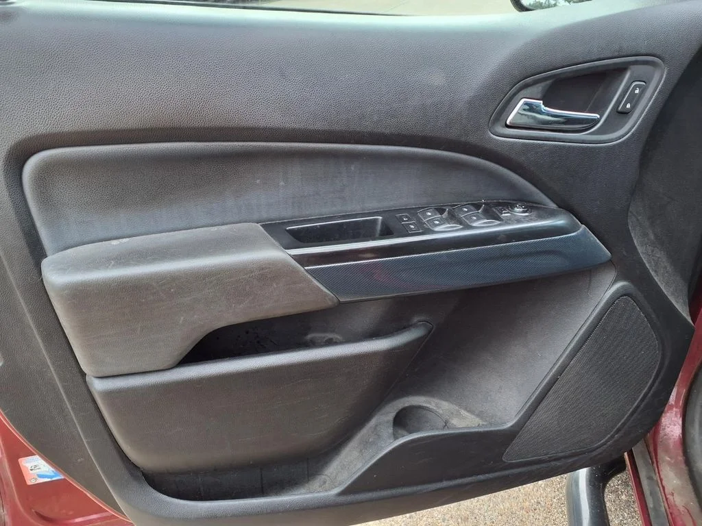 Used 2019 Red Chevrolet Z71 image 17