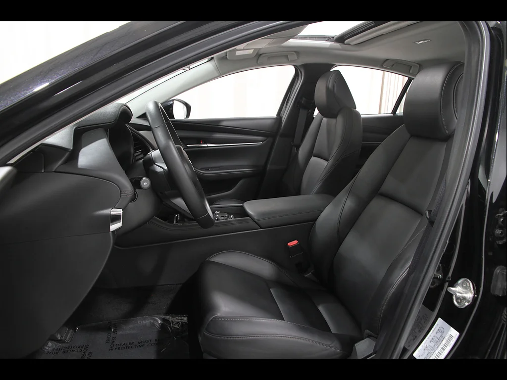Used 2021 Jet Black Mica Mazda Preferred image 5