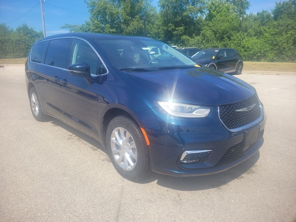 Used 2023 Blue Chrysler Touring L image 2