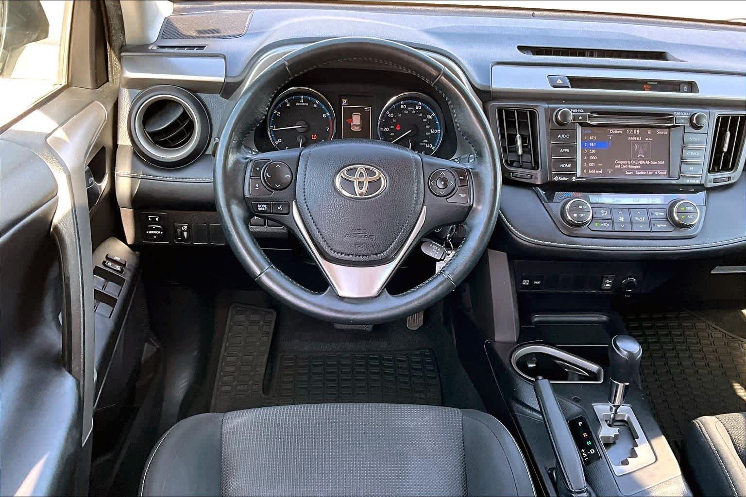 Used 2016 Super White Toyota XLE image 6