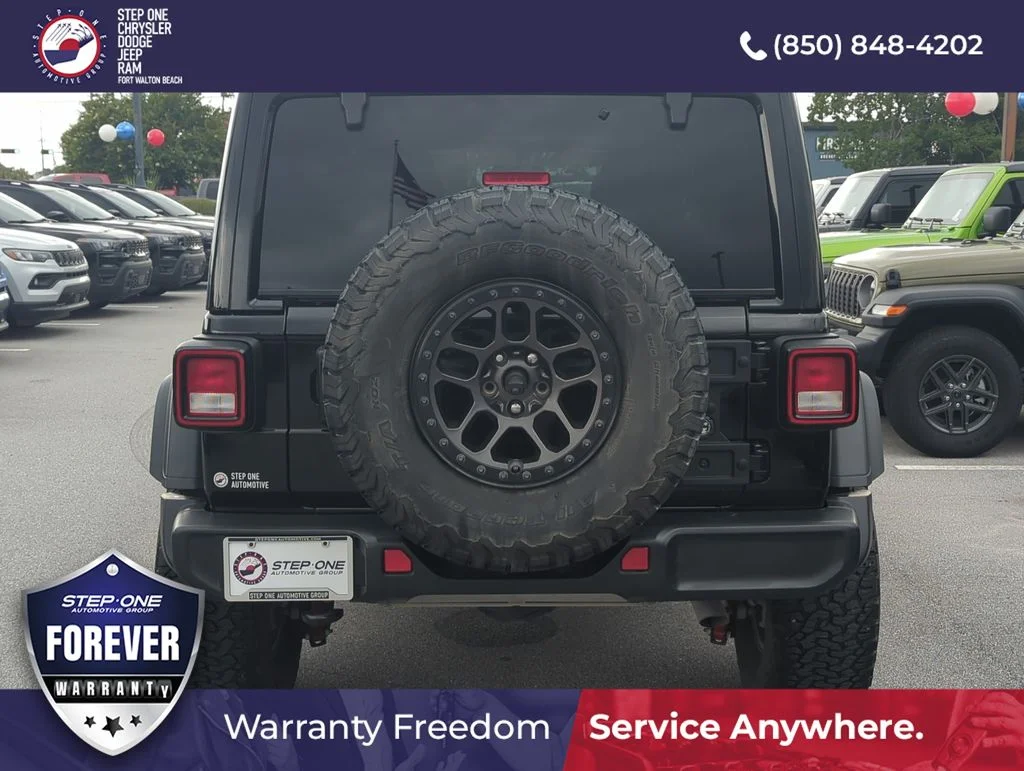 Used 2022 Black Jeep Unlimited High Tide image 5