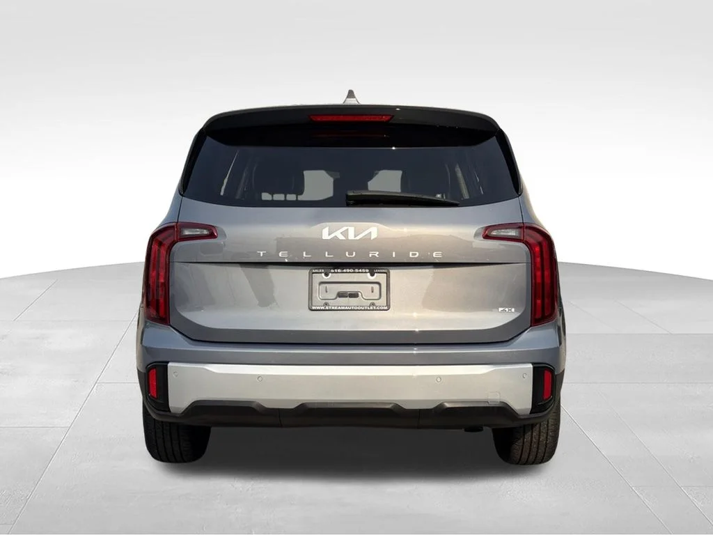 Used 2024 Silver Kia LX image 6