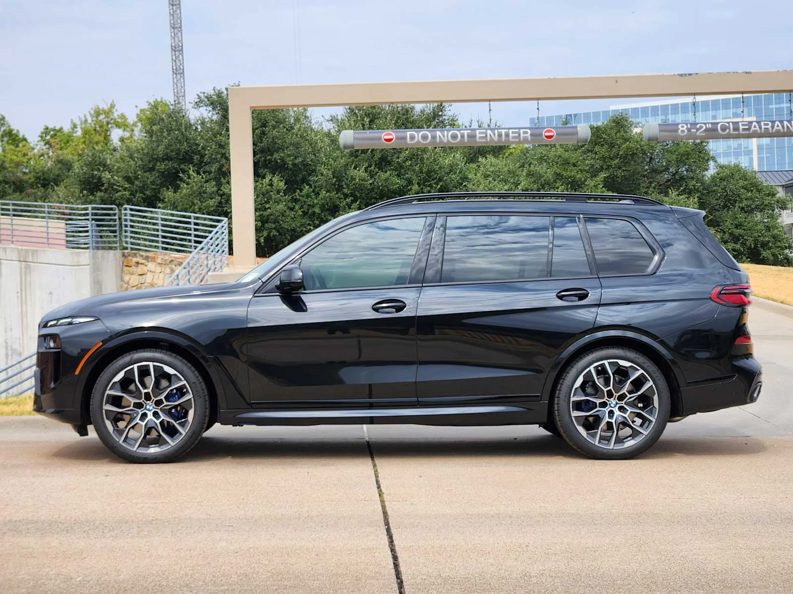 New 2027 Black Sapphire Metallic BMW xDrive40i image 2