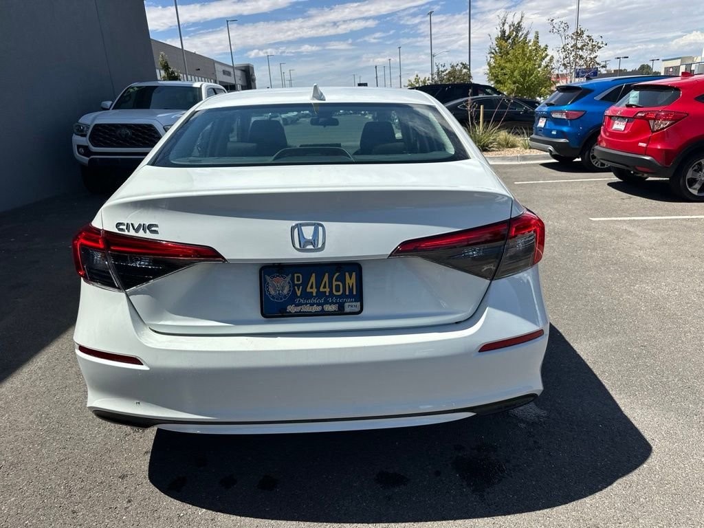 Used 2024  Honda EX image 9