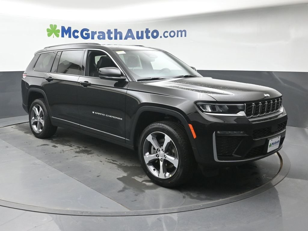 New 2026 Diamond Black Crystal Pearlcoat Jeep Limited image 2