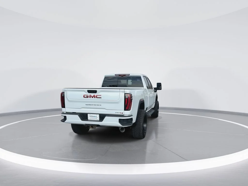 Used 2024 White GMC AT4 image 7