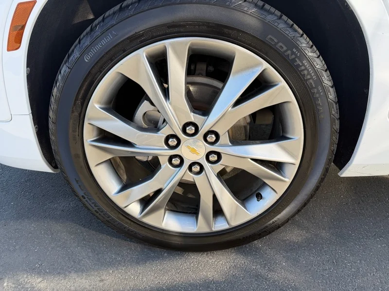 Used 2019 SUMMIT WHITE Chevrolet Premier image 34
