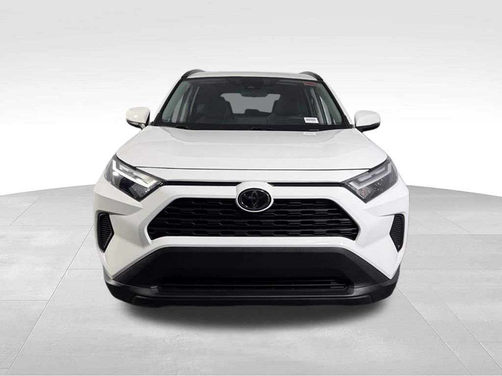 Used 2025 Ice Toyota XLE image 10
