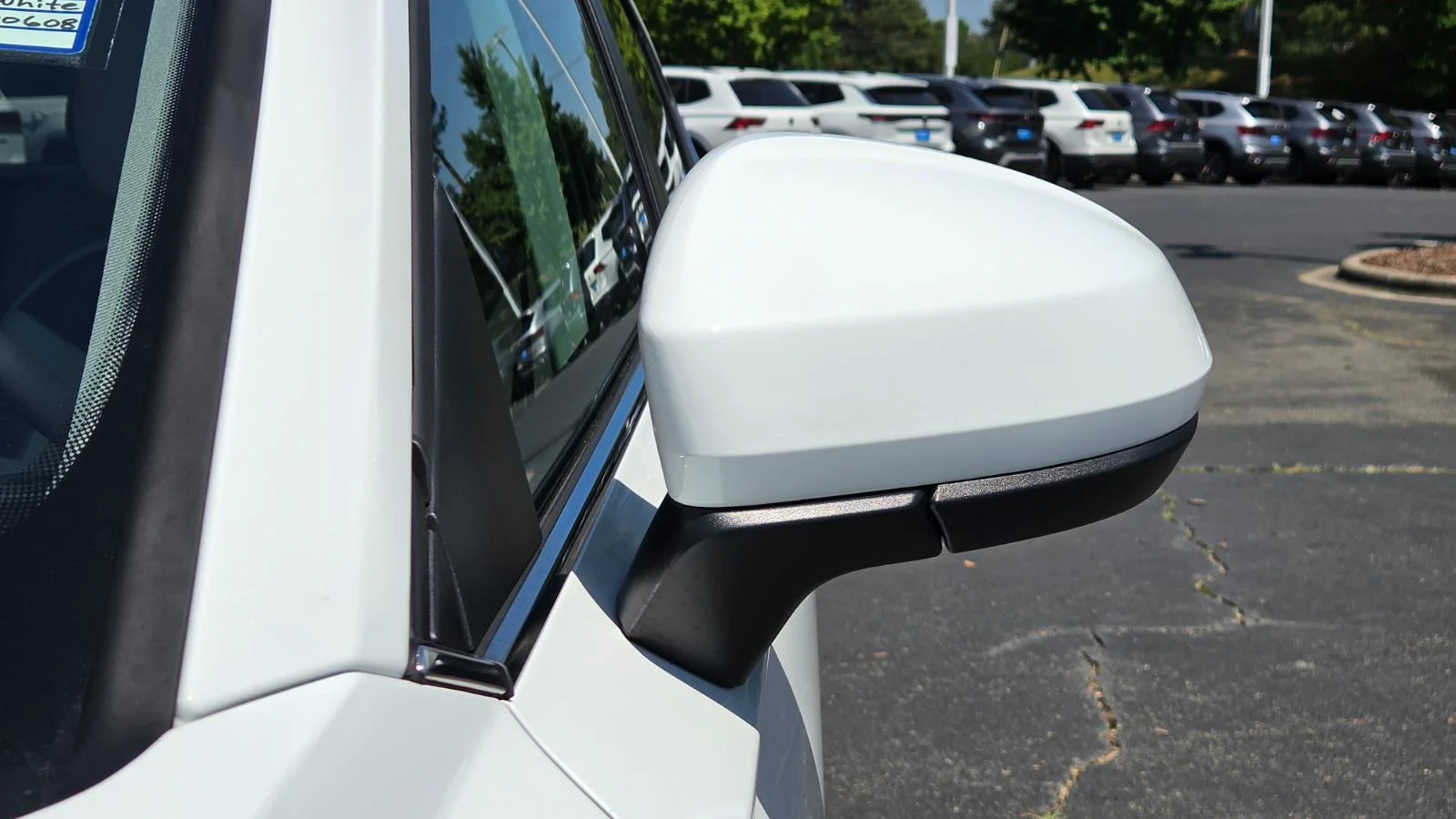 New 2026 Pure White Volkswagen SE image 13