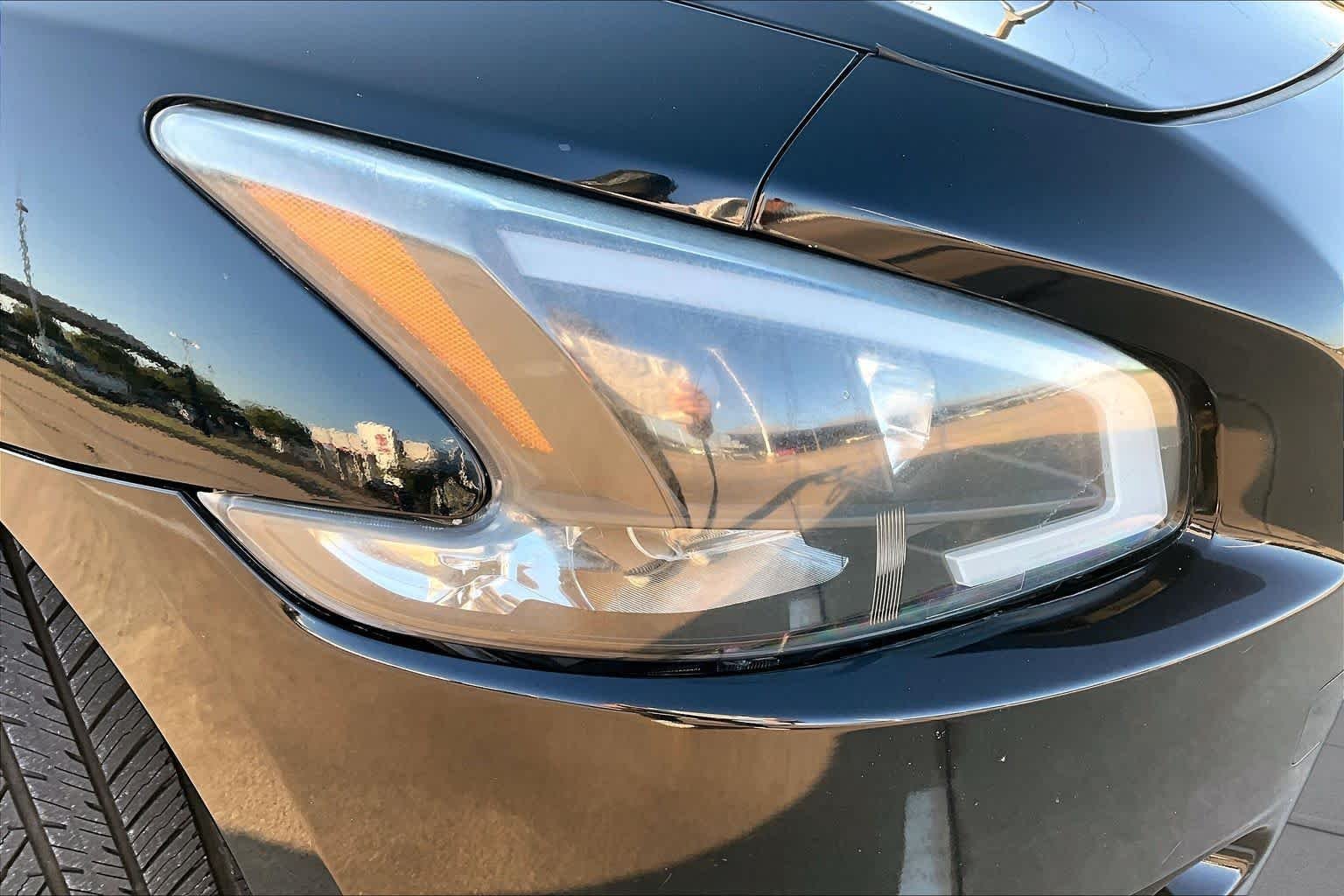 Used 2011 Super Black Nissan 3.5 S image 24