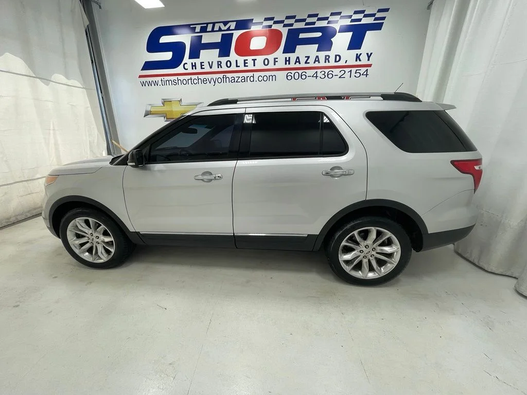 Used 2014 Silver Ford XLT image 10