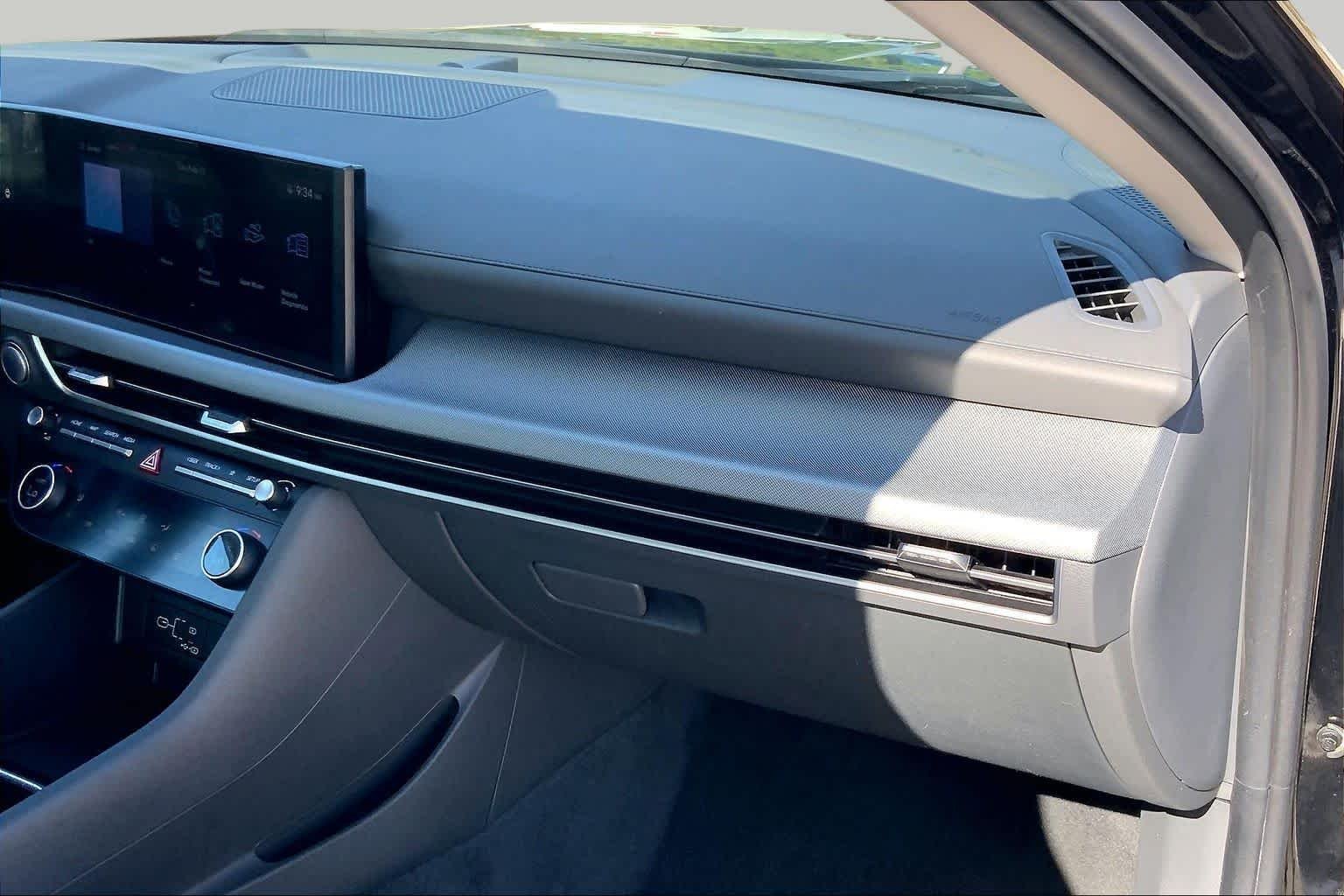 Used 2025 Abyss Black Hyundai SEL image 16