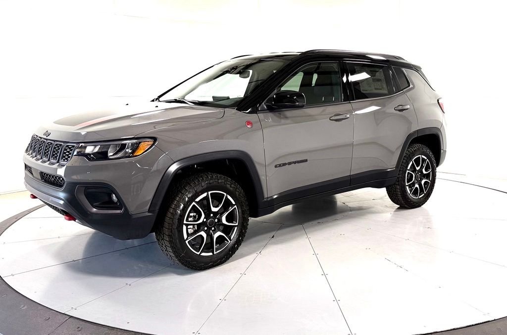New 2026 Sting-Gray Clear-Coat Exterior Paint Jeep Trailhawk image 9