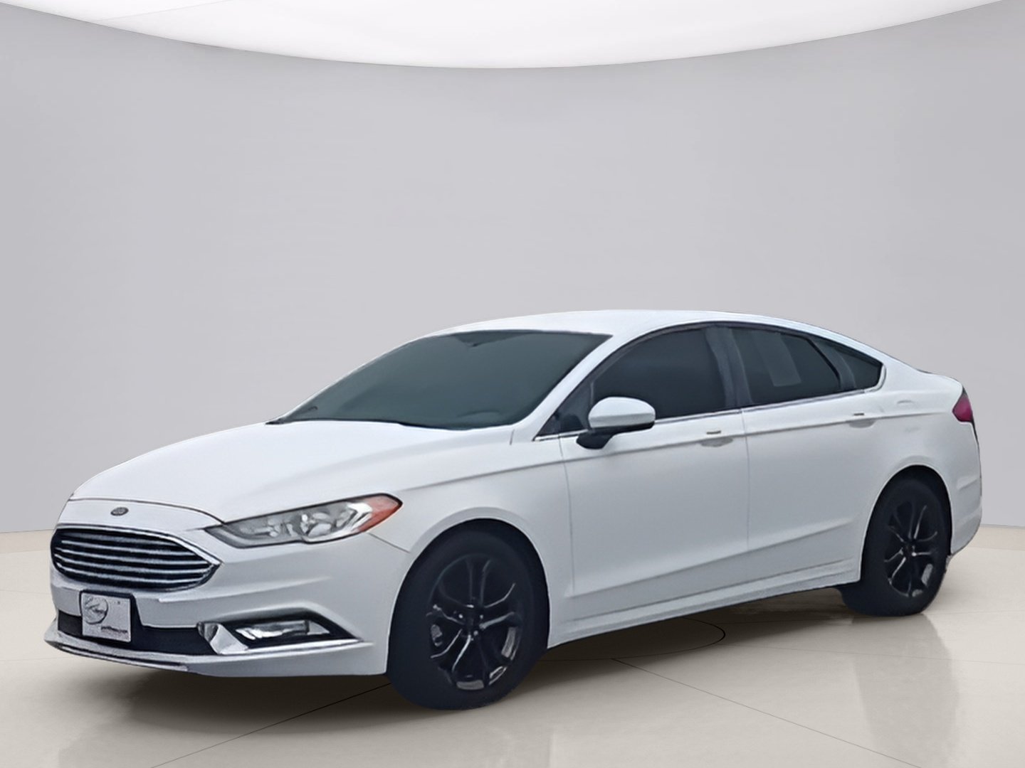 Used 2018 White Ford S image 1