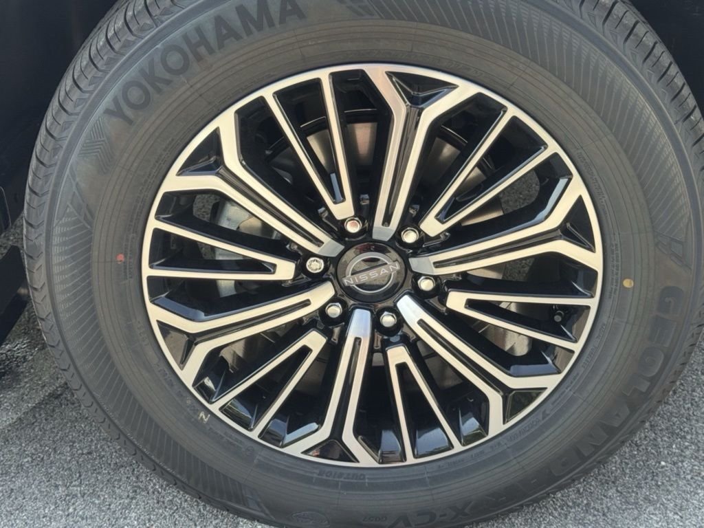 New 2026 White Nissan SL image 7