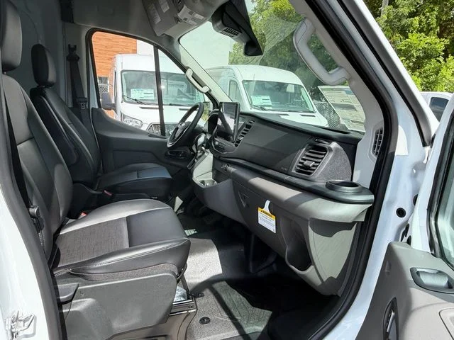 New 2026 Oxford White Ford Cargo Van image 6
