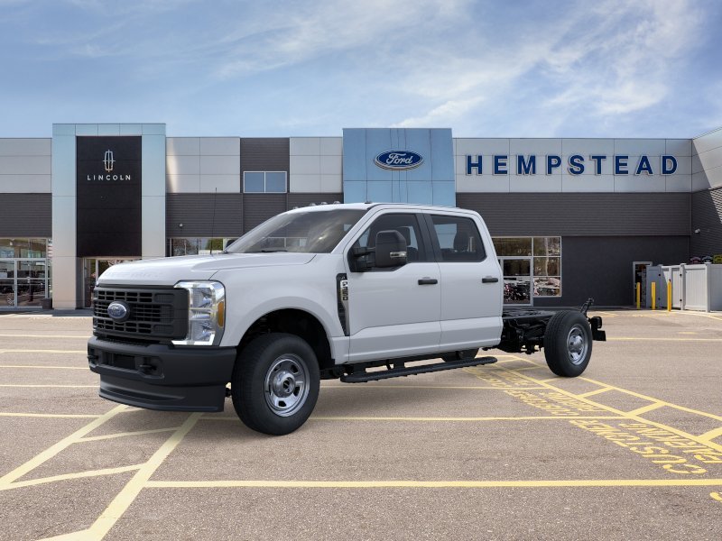 2026 Ford F-350 Super Duty Chassis Cab