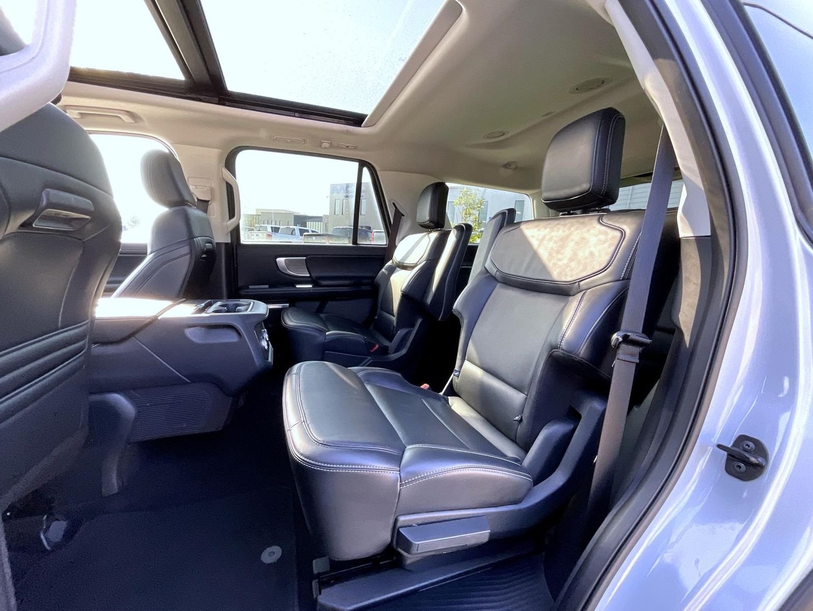 Used 2025 Silver Ford Platinum image 19