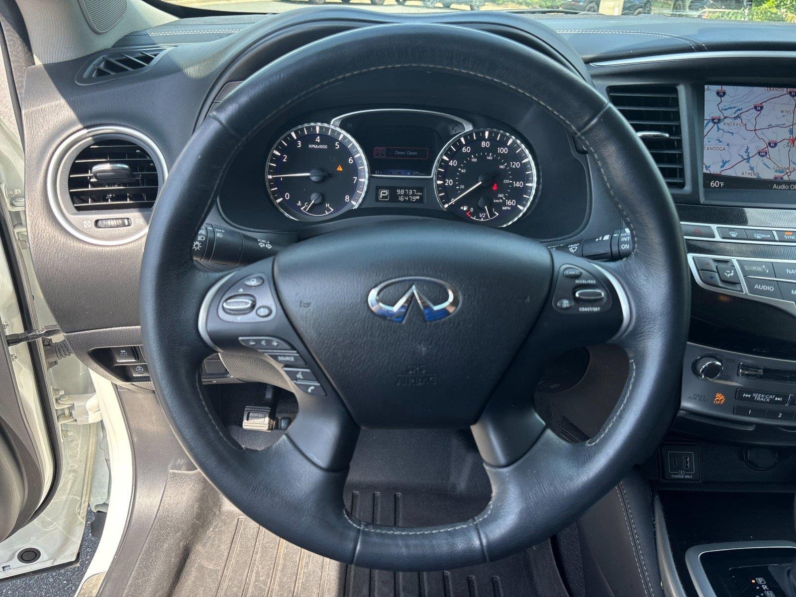 Used 2020 Majestic White INFINITI LUXE image 18