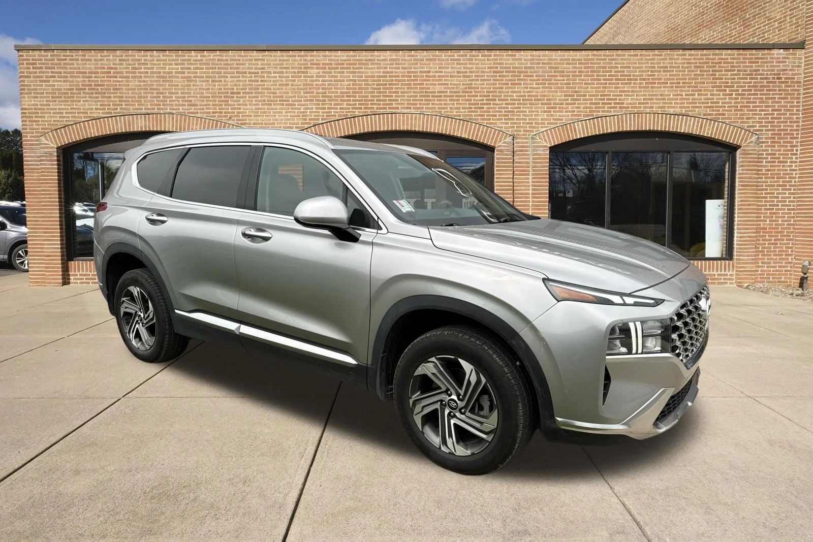 Used 2022 Shimmering Silver Hyundai SEL image 1