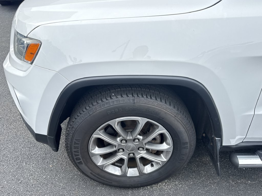 Used 2015 White Jeep Limited image 10