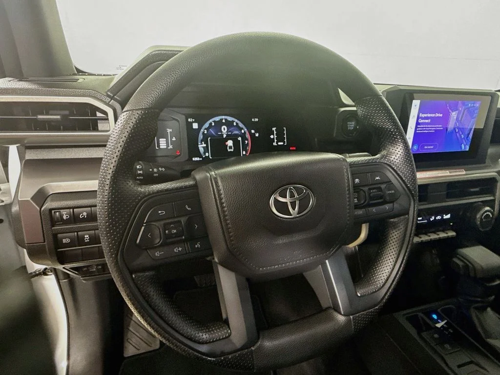 Used 2025 Ice Cap Toyota SR5 image 12