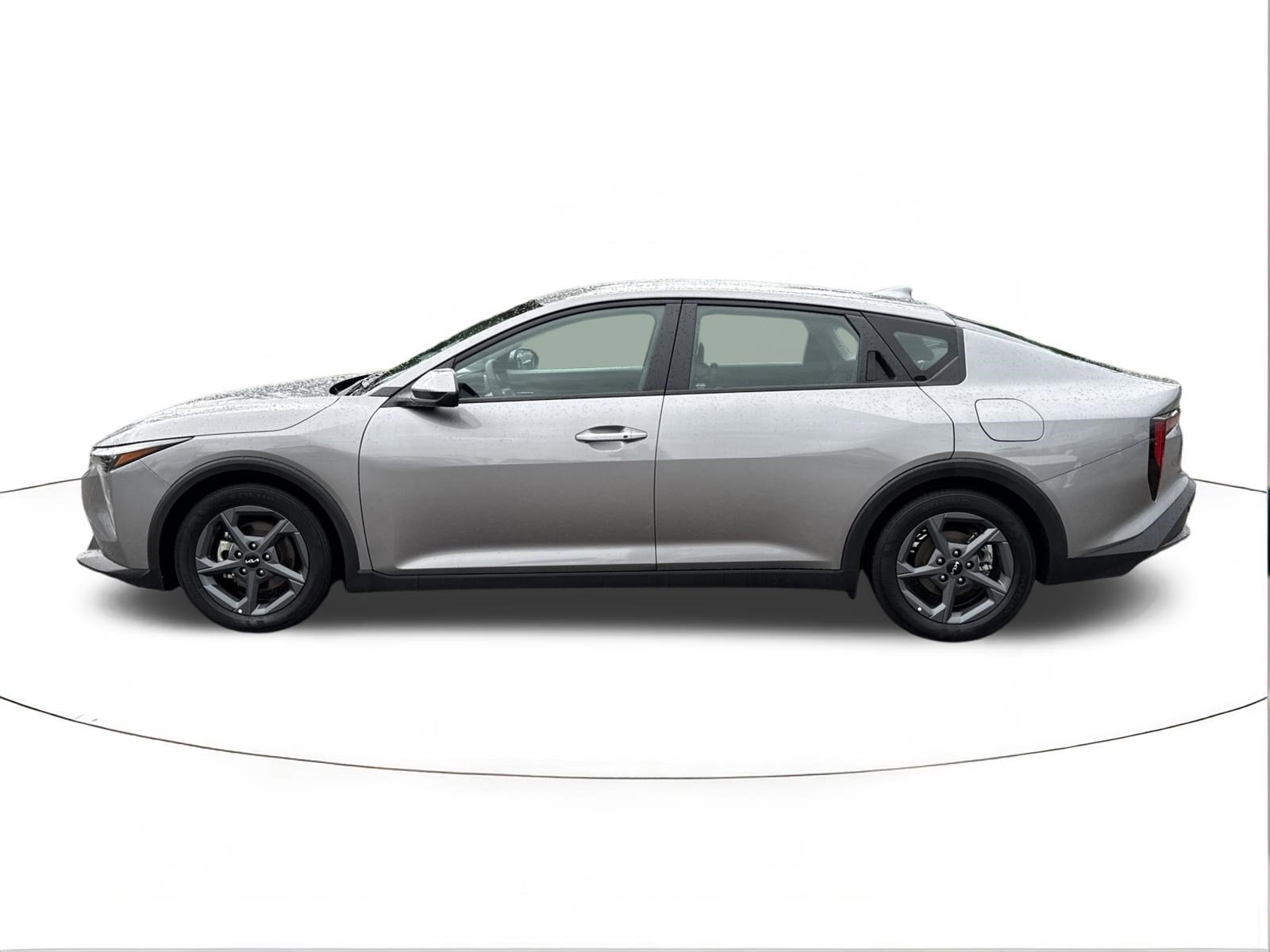 2025 Kia K4 LXS - Photo 6