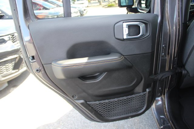 Used 2025 Gray Jeep Sahara image 22