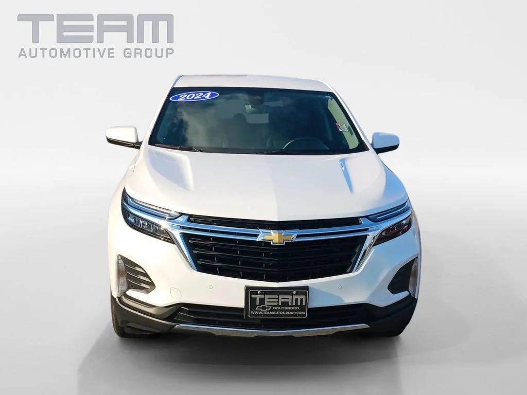 Used 2024 Summit White Chevrolet LT image 2