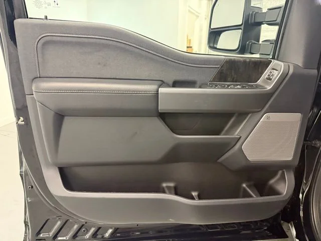 New 2026 Agate Black Metallic Ford F-250® Lariat® image 13