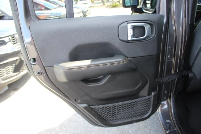 Used 2025 Gray Jeep Sahara image 22