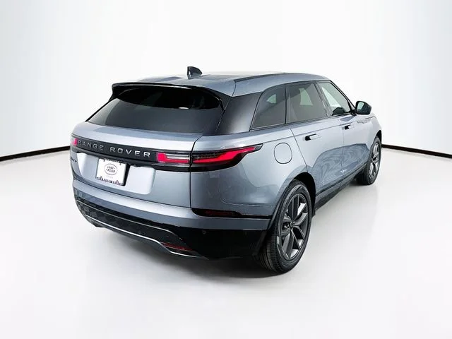 Certified Used 2026 Zadar Grey Land Rover Dynamic SE image 5